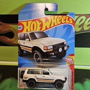 HotWheels Toyota Land Cruiser White Off-Road SUV